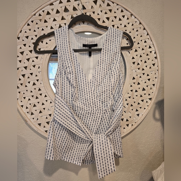 EUC BCBGMAXAZRIA Womens Ikat Striped Knot-Front Faux WrapTank Top SMALL - Picture 5 of 9